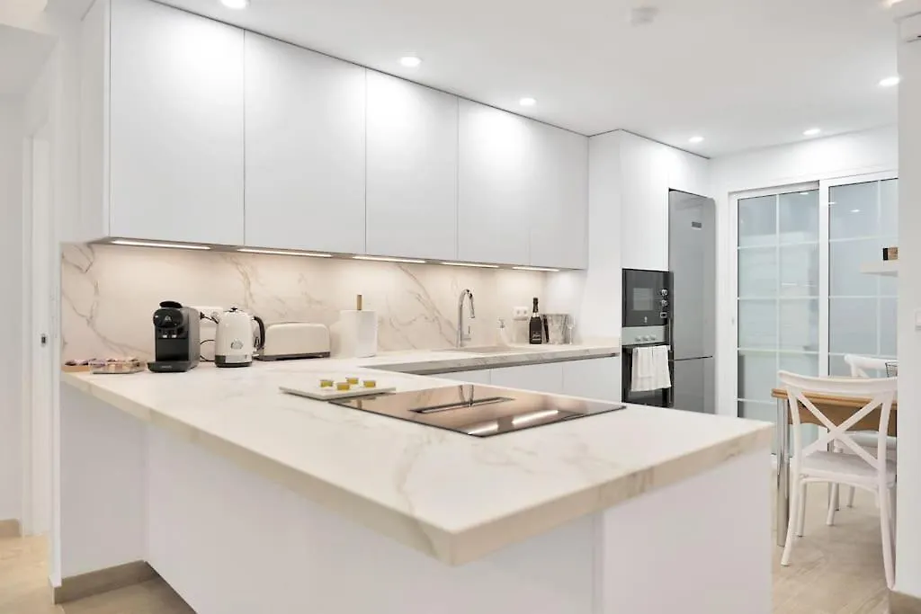 Apartamento En Primera Linea De Golf Con Piscina - Los Cartujanos 4 2 B Lejlighed Marbella 0*,  Spanien