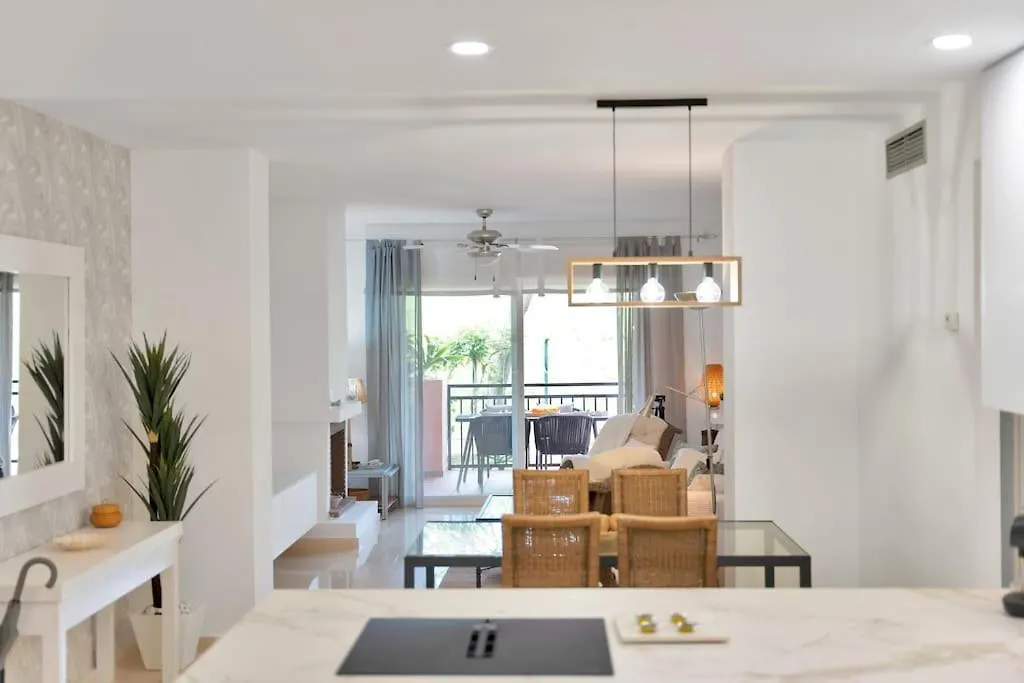 Apartamento En Primera Linea De Golf Con Piscina - Los Cartujanos 4 2 B Apartment Marbella