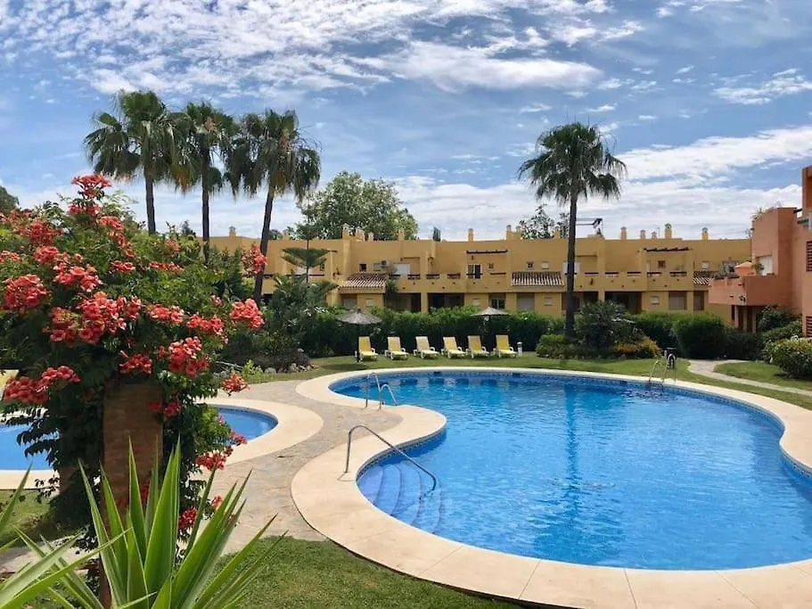 Apartamento En Primera Linea De Golf Con Piscina - Los Cartujanos 4 2 B Apartment Marbella Spain