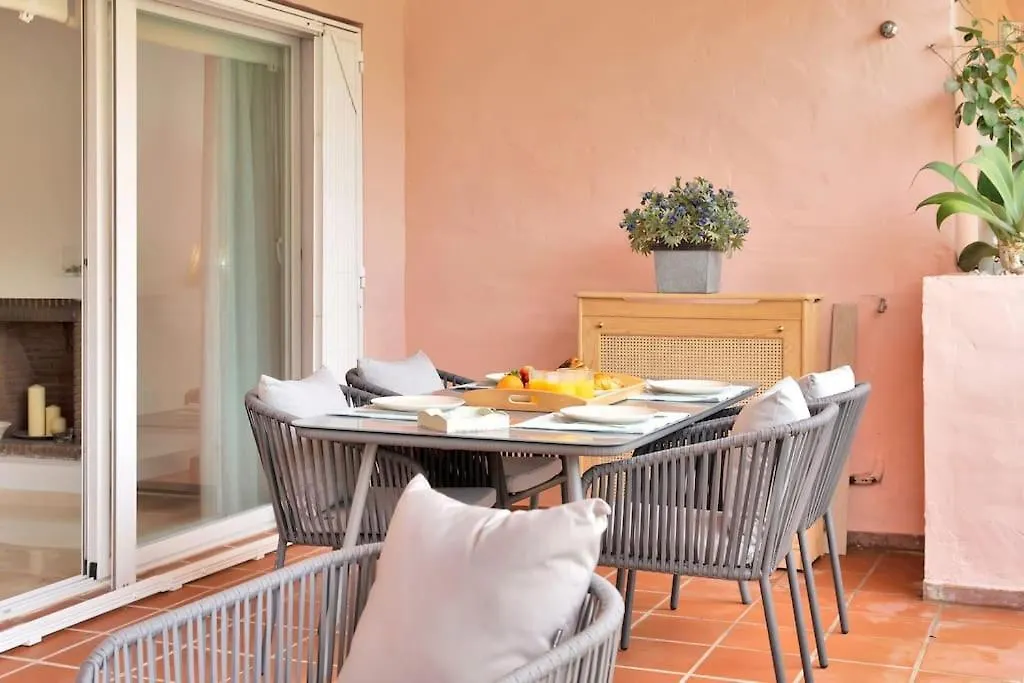 Apartamento En Primera Linea De Golf Con Piscina - Los Cartujanos 4 2 B Lejlighed Marbella Spanien